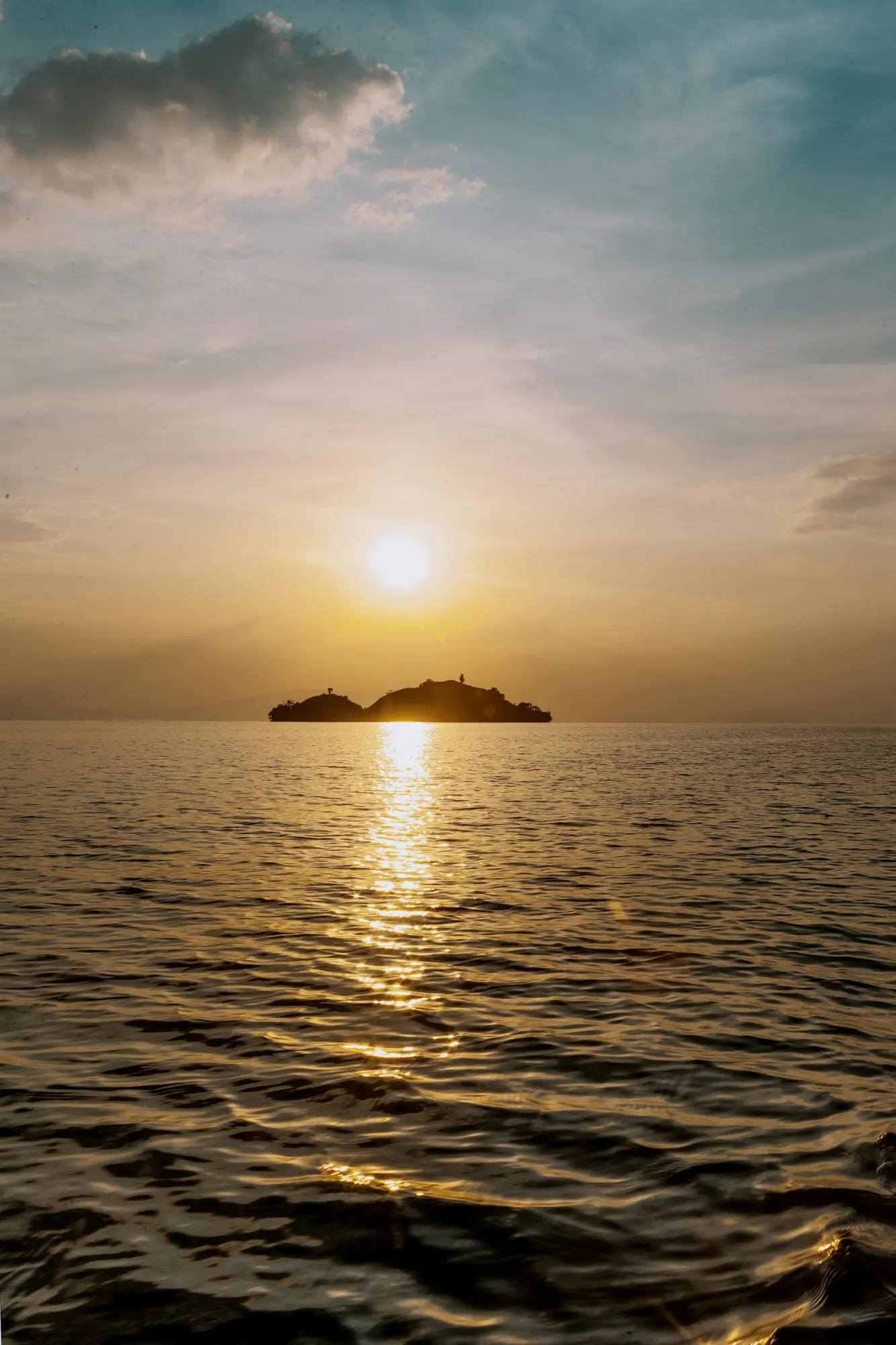 Lake Kivu: Sunset over the lake